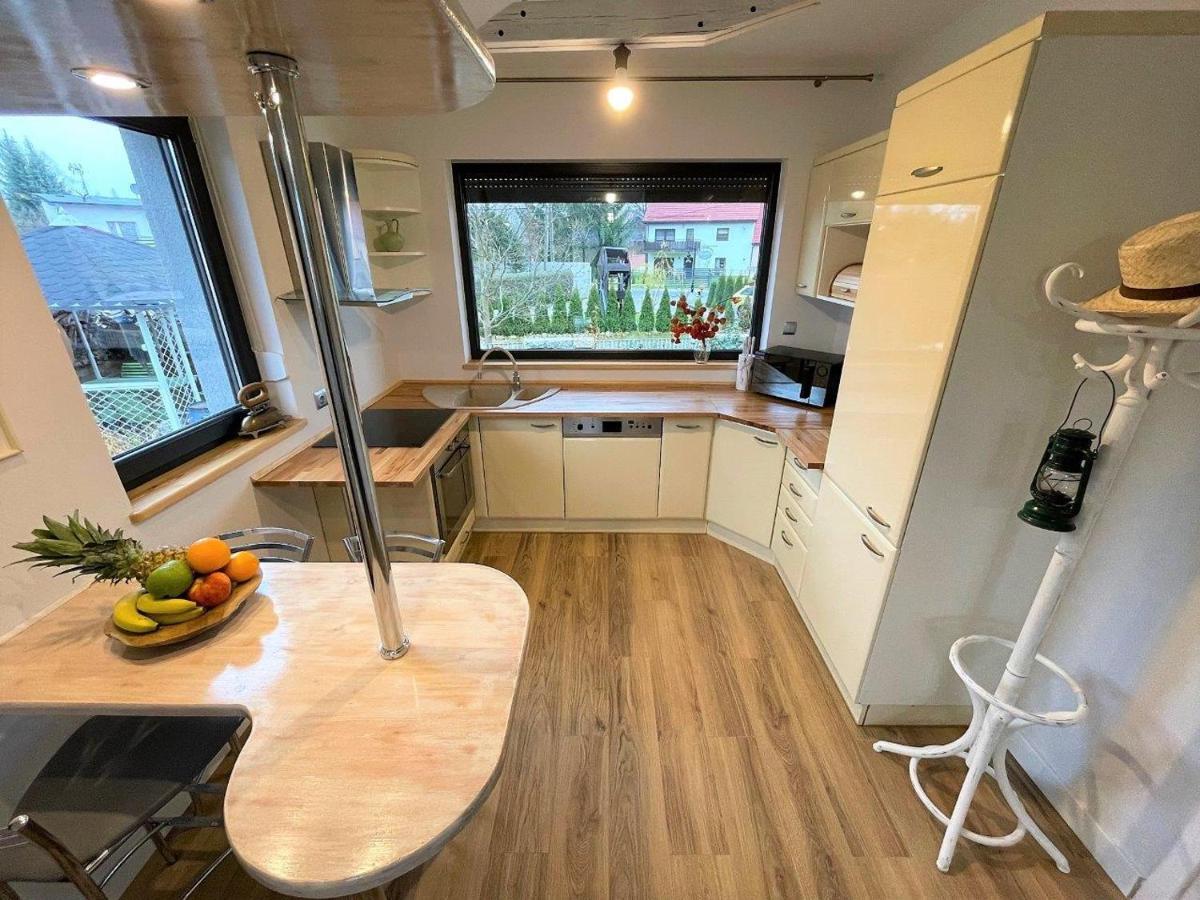 Apartament Nad Potokiem เยเลเนียกูรา ภายนอก รูปภาพ