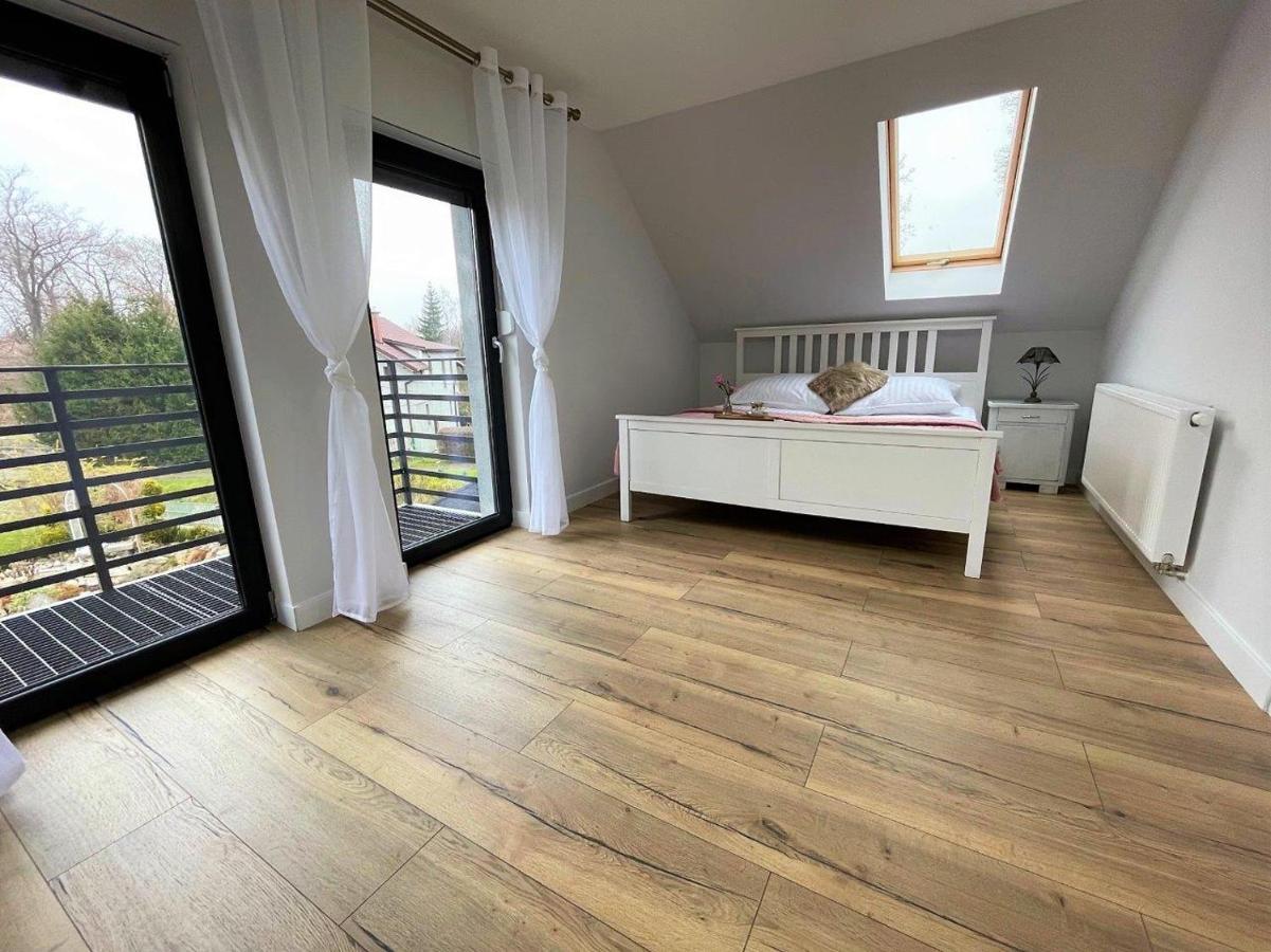 Apartament Nad Potokiem เยเลเนียกูรา ภายนอก รูปภาพ