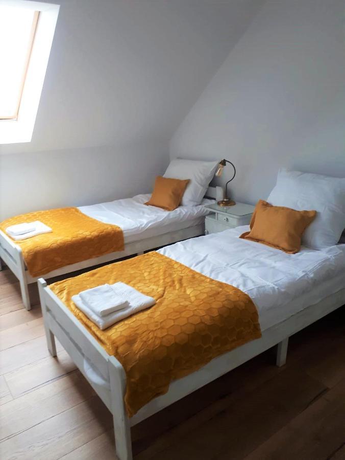 Apartament Nad Potokiem เยเลเนียกูรา ภายนอก รูปภาพ